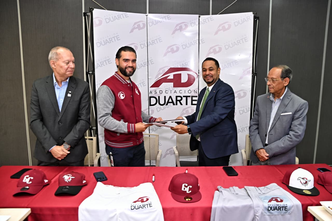 Gigantes del Cibao y Asociación Duarte renuevan alianza comercial por tres años