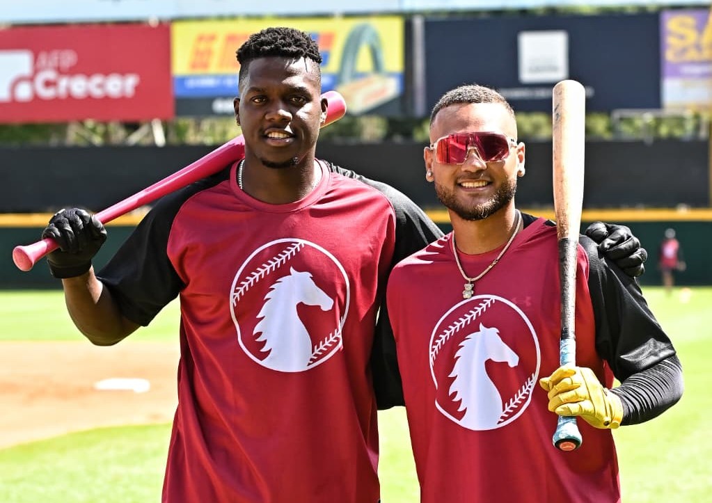 Gigantes del Cibao combinan talento joven y jugadores veteranos en sus entrenamientos